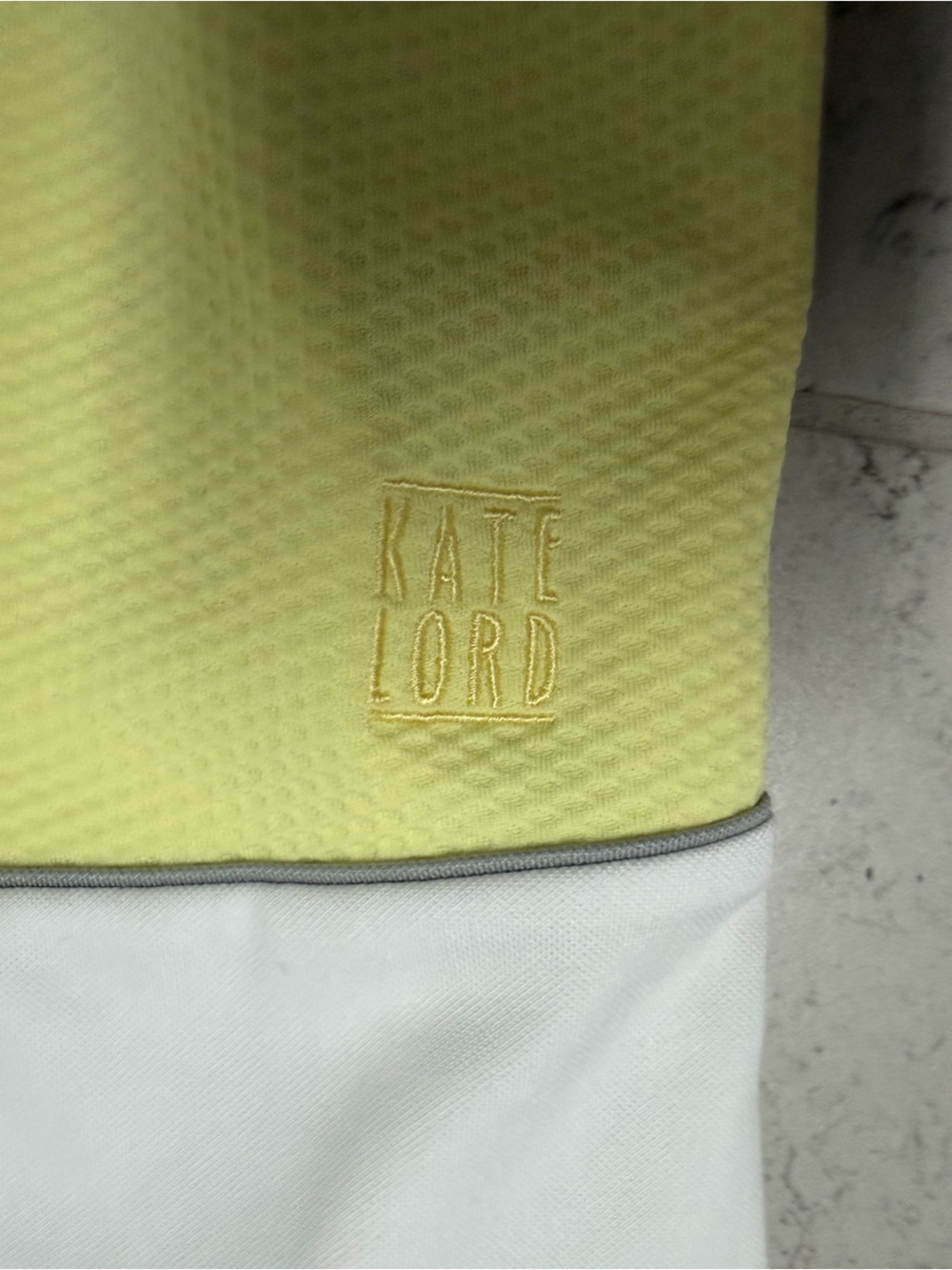 White Kate Lord 1/4 zip Sz s Sleeveless Bay Hill Athletic Top with Yellow Panels - Picture 5 of 5